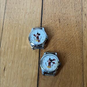 Vintage 1070’s Bradley Mickey Mouse watch. (2)